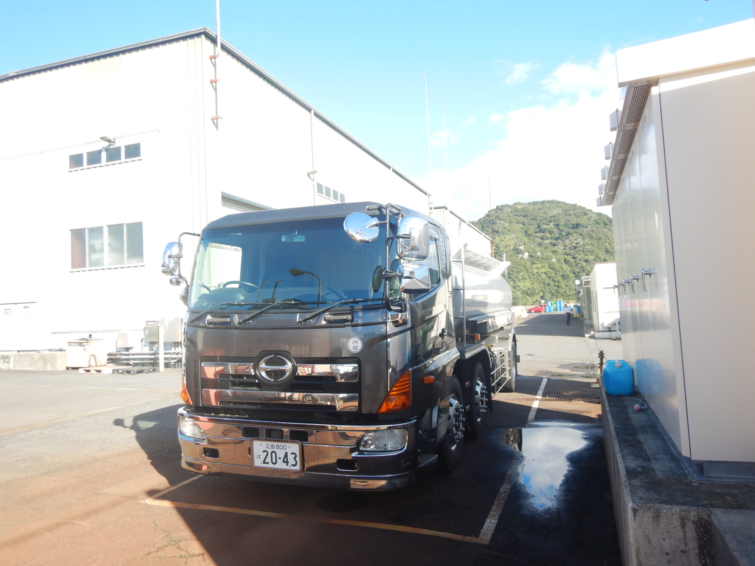 添加剤納品用ローリー車